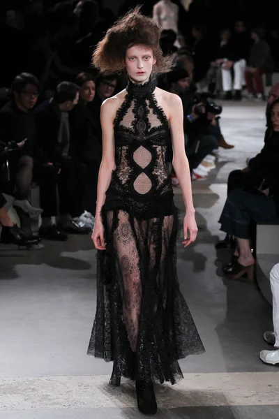Look 32
